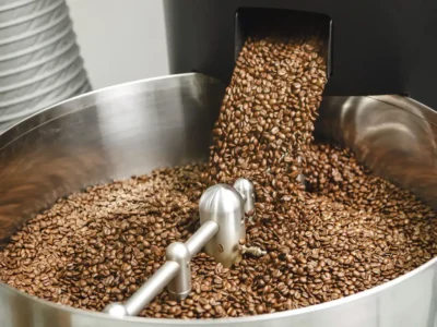 Granos de café de especialidad de origen peruano Macondocafe